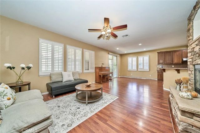 1043 Hawthorne, Hemet, CA 92545