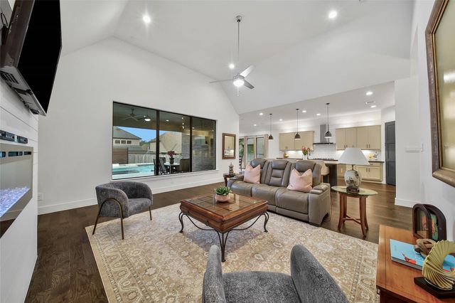 1015 Oak Briar Lane, Montgomery, TX 77384