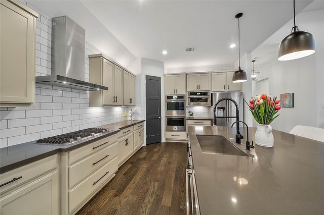 1015 Oak Briar Lane, Montgomery, TX 77384