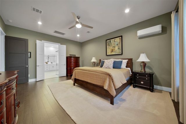 1015 Oak Briar Lane, Montgomery, TX 77384