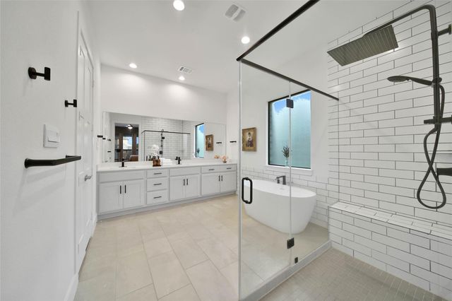 1015 Oak Briar Lane, Montgomery, TX 77384