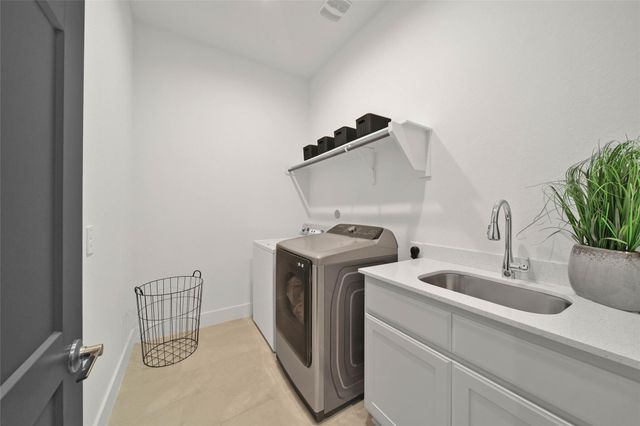 1015 Oak Briar Lane, Montgomery, TX 77384