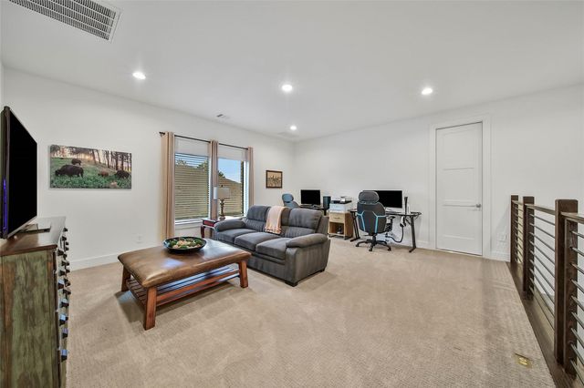 1015 Oak Briar Lane, Montgomery, TX 77384