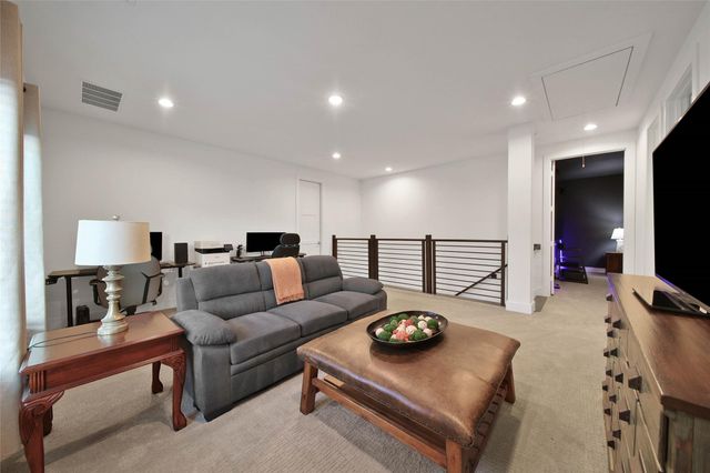 1015 Oak Briar Lane, Montgomery, TX 77384