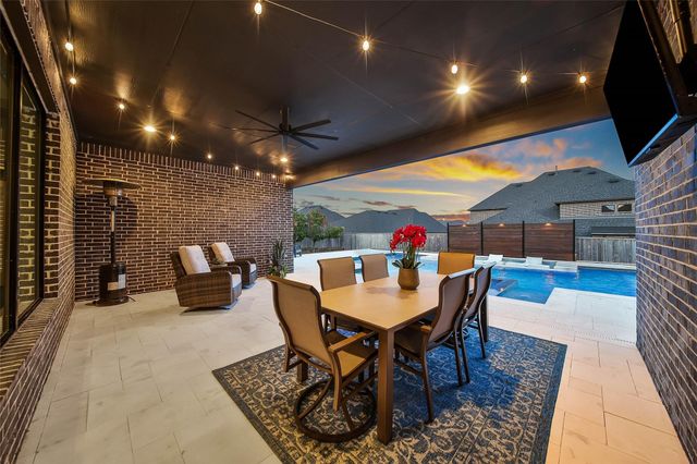 1015 Oak Briar Lane, Montgomery, TX 77384