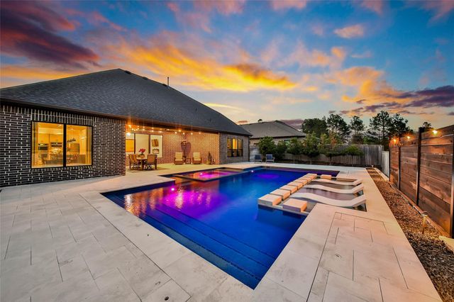 1015 Oak Briar Lane, Montgomery, TX 77384