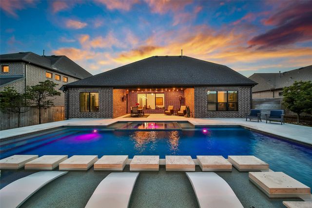 1015 Oak Briar Lane, Montgomery, TX 77384