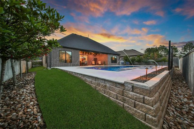 1015 Oak Briar Lane, Montgomery, TX 77384