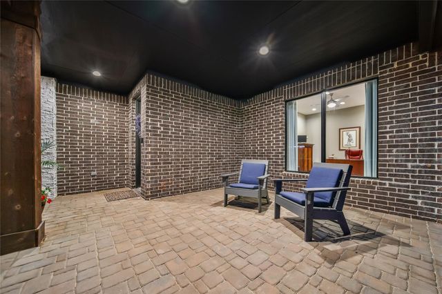 1015 Oak Briar Lane, Montgomery, TX 77384