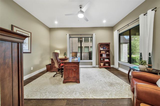 1015 Oak Briar Lane, Montgomery, TX 77384