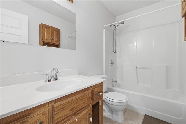 5950 SE Hilltop Road, Holt, MO 64048