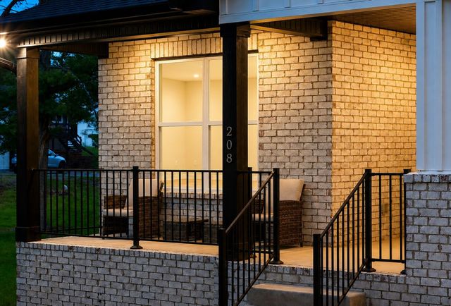 208 Kennedy Dr, White House, TN 37188