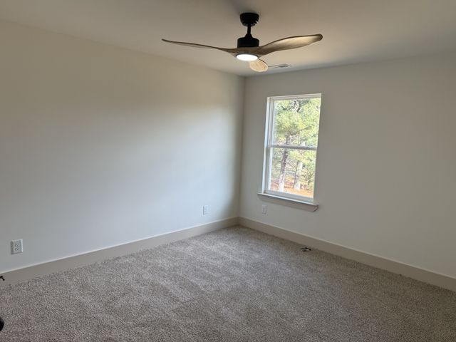 208 Kennedy Dr, White House, TN 37188
