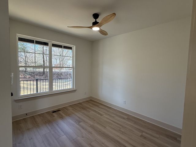 208 Kennedy Dr, White House, TN 37188