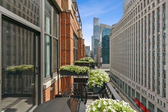 333 W Hubbard Street 1006, Chicago, IL 60654