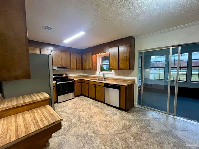 821 Cornell Ave, Pensacola, FL 32514