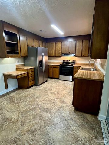 821 Cornell Ave, Pensacola, FL 32514