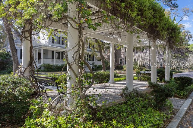 15 Hayek St, Beaufort, SC 29907