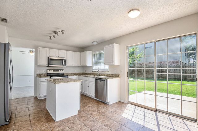 8201 Cloverglen Lane, Fort Worth, TX 76123