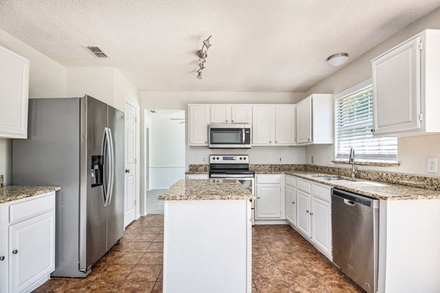 8201 Cloverglen Lane, Fort Worth, TX 76123