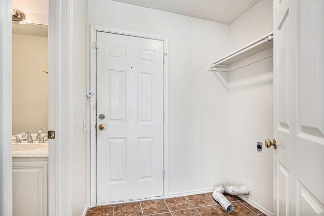 8201 Cloverglen Lane, Fort Worth, TX 76123