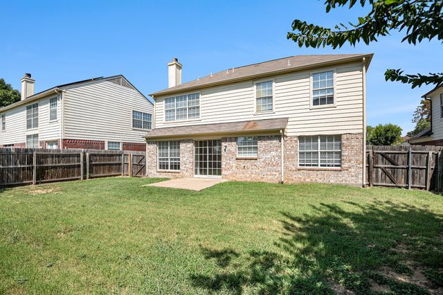 8201 Cloverglen Lane, Fort Worth, TX 76123