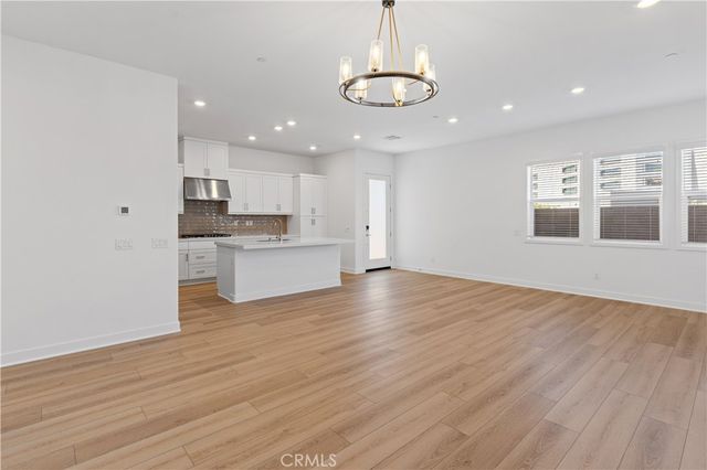 166 Sentosa, Irvine, CA 92618