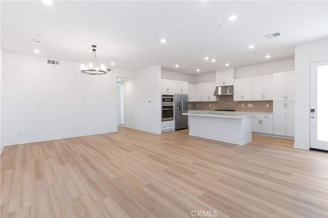 166 Sentosa, Irvine, CA 92618