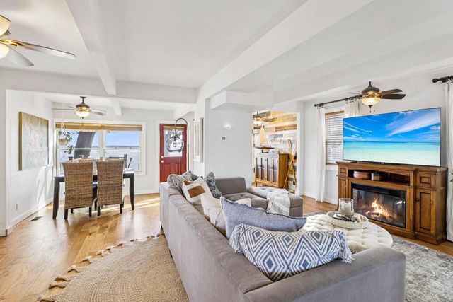 11662 N Lakeview Drive, Edgerton, WI 53534