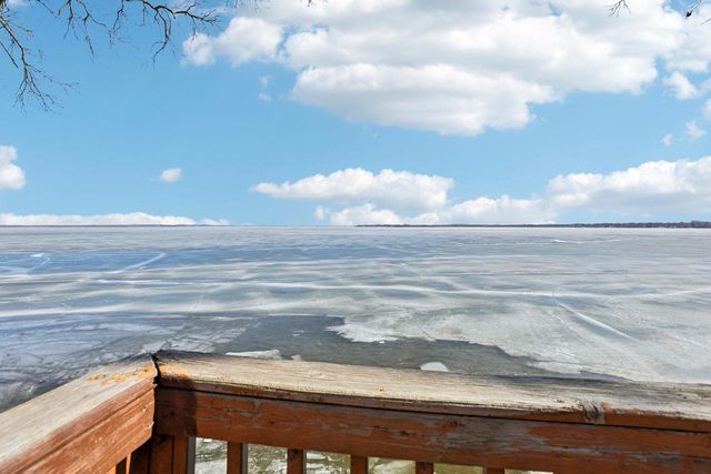 11662 N Lakeview Drive, Edgerton, WI 53534