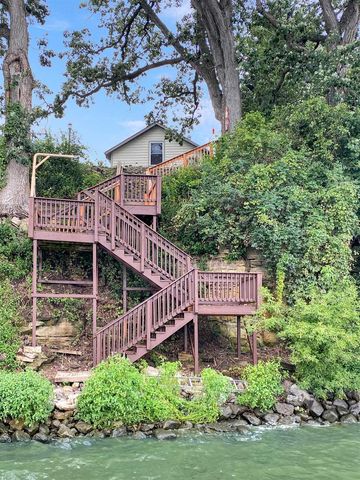 11662 N Lakeview Drive, Edgerton, WI 53534