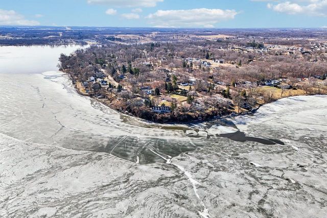 11662 N Lakeview Drive, Edgerton, WI 53534