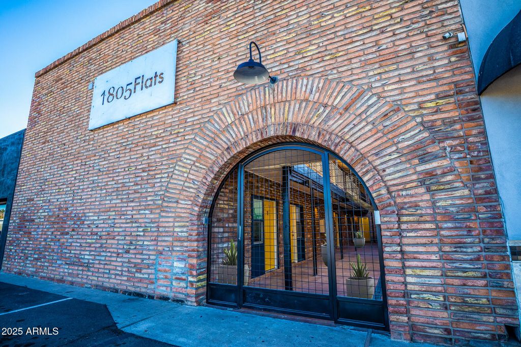 1805 E INDIAN SCHOOL Road 4, Phoenix, AZ 85016