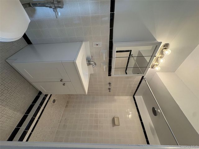 6485 Broadway 2K, Bronx, NY 10471