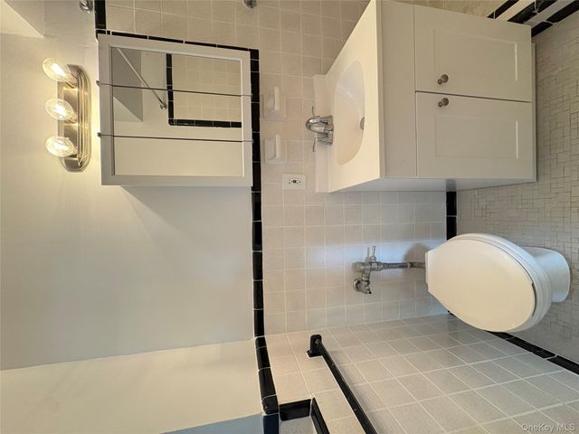 6485 Broadway 2K, Bronx, NY 10471