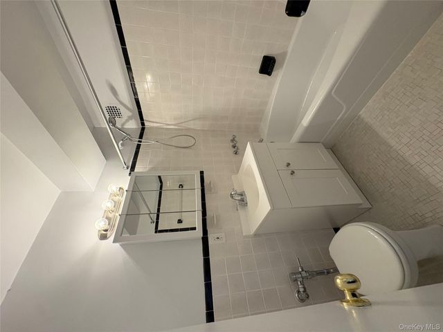 6485 Broadway 2K, Bronx, NY 10471