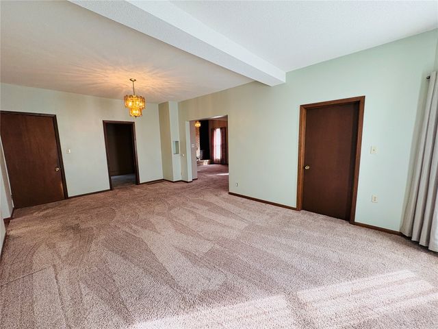 1612 7th Ave, Belle Plaine, IA 52208