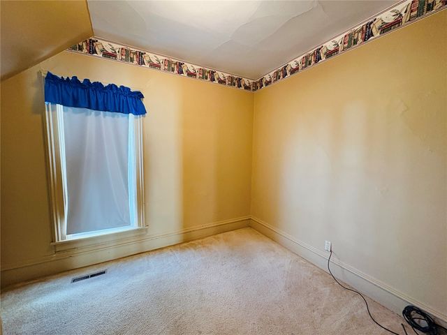 1612 7th Ave, Belle Plaine, IA 52208