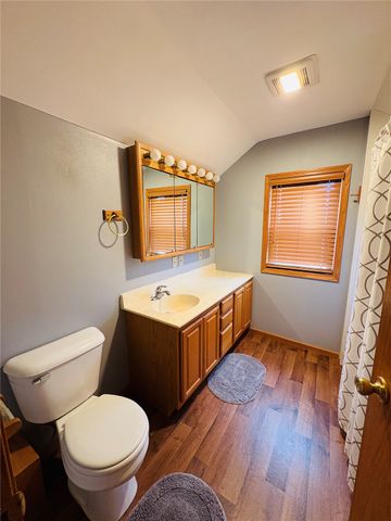 1612 7th Ave, Belle Plaine, IA 52208