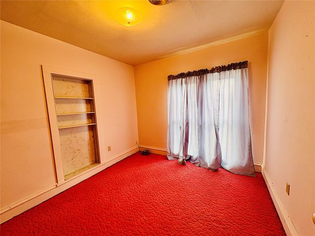 1612 7th Ave, Belle Plaine, IA 52208