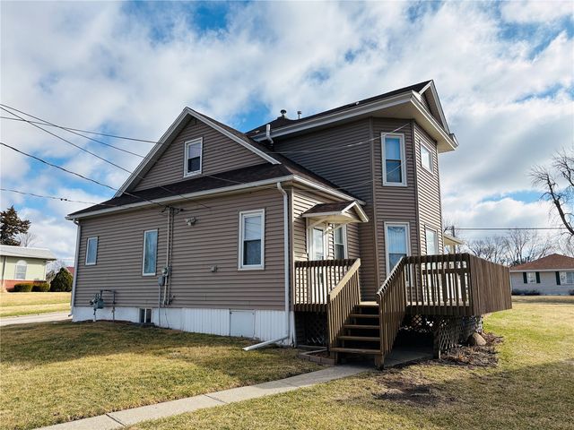 1612 7th Ave, Belle Plaine, IA 52208