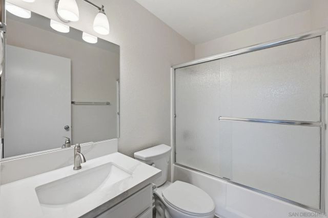 225 Diamond 111, Vista, CA 92083