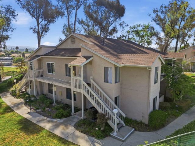 225 Diamond 111, Vista, CA 92083