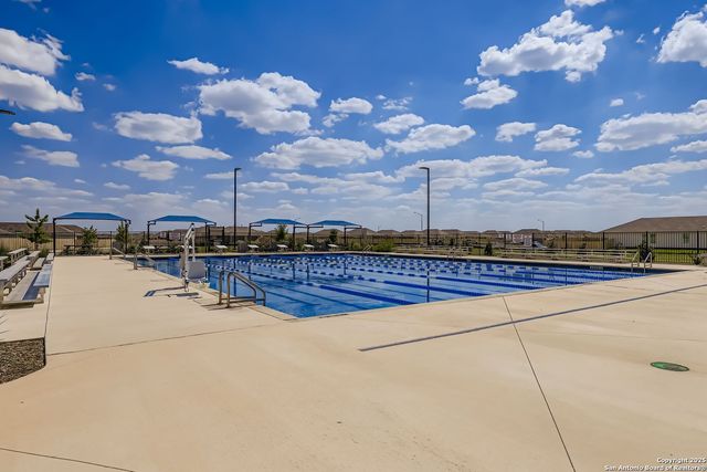 5803 antonio, Seguin, TX 78155