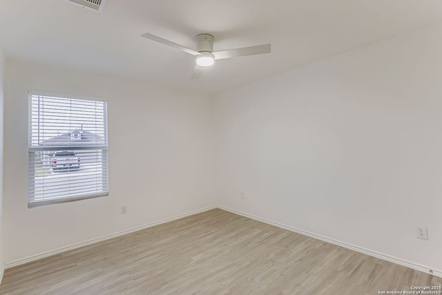 5803 antonio, Seguin, TX 78155