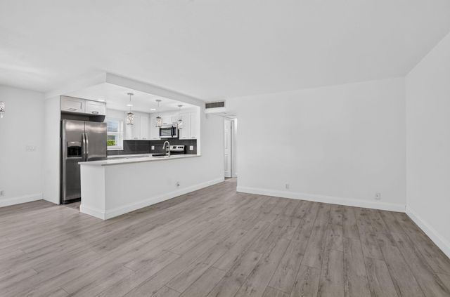 212 Monaco E, Delray Beach, FL 33446