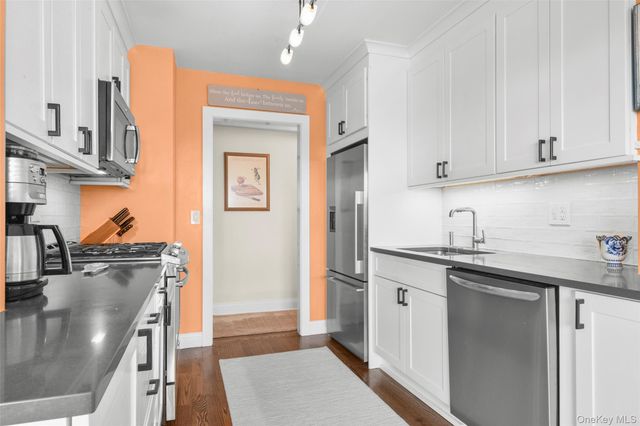 2 Washington Square 5G, Larchmont, NY 10538