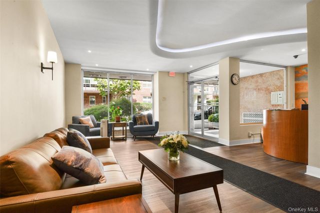 2 Washington Square 5G, Larchmont, NY 10538