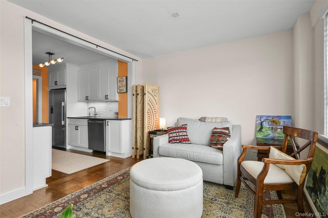 2 Washington Square 5G, Larchmont, NY 10538