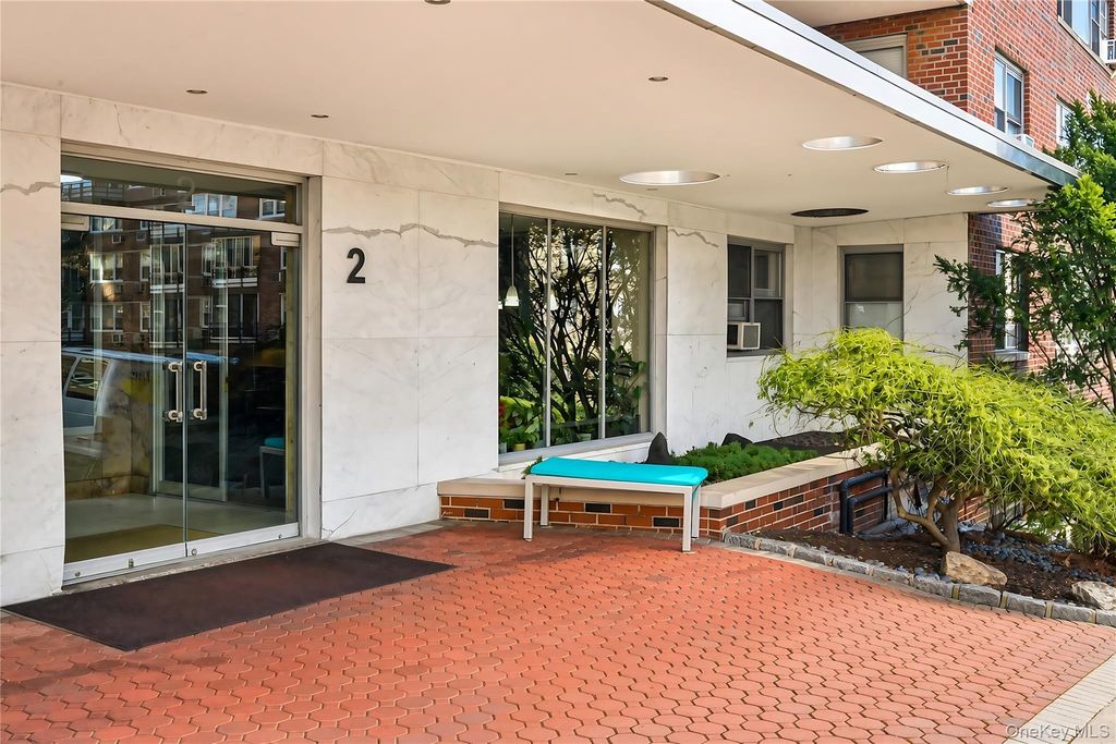 2 Washington Square 5G, Larchmont, NY 10538 — exterior